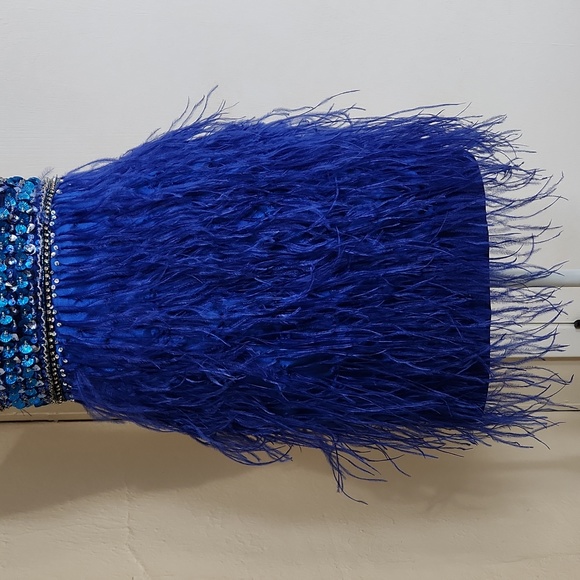 Size 3/4 royal blue feather one shoulder dress by Dave & Johnny short dress - Picture 4 of 9